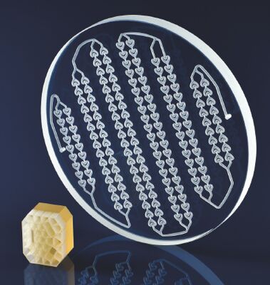 Прозрачная хрупкая керамика с высокой хрупкостью и низким тепловым расширением для применения в полупроводниках